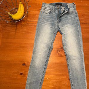 Aero Women's High-Rise Light Blue Jeans Size 000 Short